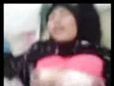 الكلبة الوقحة كيمي جرانجر تمارس فلم سكس راهبات الجنس مع الرجل الوسيم على الأريكة الصفراء