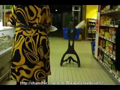 امرأة سمراء موقع سكس راهبات رائعة تصبح عارية ببطء