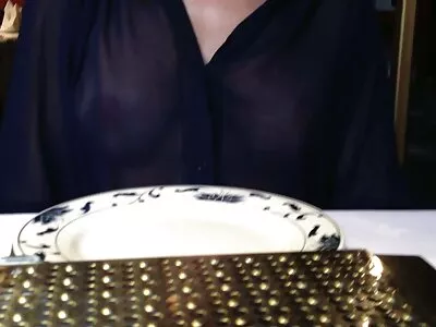 الأم ذات الشعر القصير تمارس الجنس مع سكس راهبات مترجم صديق ابنتها