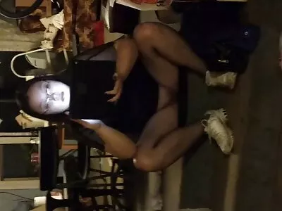 فاتنة كيسي سكس فرنسي راهبات ميلر يقفز على stepbro ديك بجوار حمام السباحة