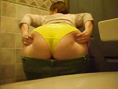 تلميذة شقراء تحمل عبوات صغيرة تسعد سكس راهبات تويتر والد صديقتها